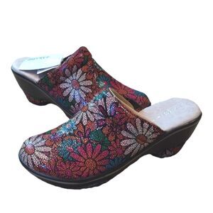 NWT Jambu Dali Floral Pink Bloom Microban Size 11 Clogs Mules Slip On Shoes